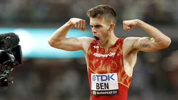 Adrián Ben celebra su pase en los 800 de Budapest.