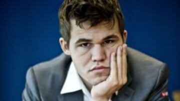 Carlsen acepta tablas en la octava y se acerca m&aacute;s al t&iacute;tulo.