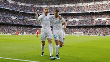 Cristiano y Asensio celebran el segundo gol del portugu&eacute;s.