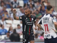 San Luis' Brazilian forward #09 Joao Pedro celebrates scoring his team's first goal during the Liga MX Clausura football match between Monterrey and San Luis at BBVA stadium in Guadalupe, Nuevo Leon state, Mexico, on April 4, 2026. (Photo by Julio Cesar AGUILAR / AFP)