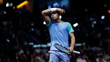 Carlos Alcaraz, ante Ugo Humbert en París.