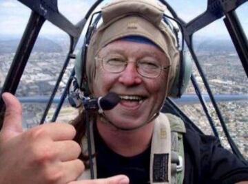 En la cuenta de twitter de United Reel (el colectivo que ha hecho la pancarta de la avioneta) estaba esta foto modificada de Ferguson y decía 'Gracias a nuestro piloto'.