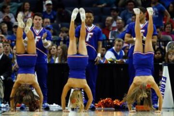 Las animadoras de los Florida Gators, en un momento de su coreografía.