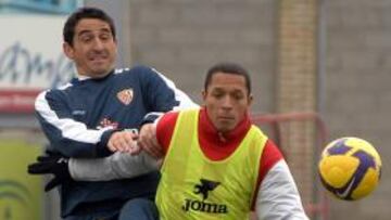 <b>SOLUCIÓN DE URGENCIA. </b>Adriano, a quien no le gusta jugar de lateral derecho, cumplirá órdenes.