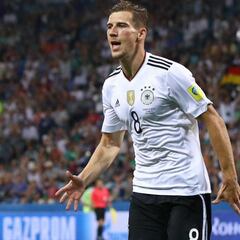 Schalke cool Goretzka to Bayern talk