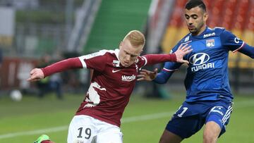 Florent Mollet y Rachid Ghezzal.