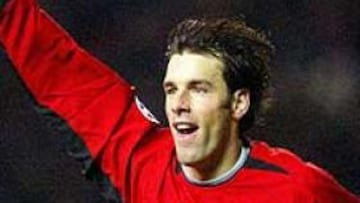 <b>UNA IMAGEN MUY HABITUAL. </B>El holandés Van Nistelrooy celebrando un gol logrado con el Manchester United