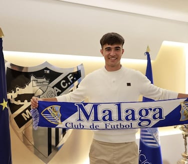El M¨¢laga ata a Pablo Arriaza