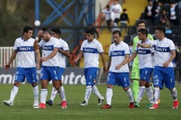 Futbol, Huachipato vs Universidad Catolica.
Campeonato de Clausura 2016/17
Los jugadores de Universidad Catolica abandonan la cancha tras el primer tiempo del partido de primera division contra Huachipato en el estadio Cap en Talcahuano, Chile.
07/05/2017
Paul Plaza/Photosport*****

Football, Huachipato vs Universidad Catolica.
Clousure Championship 2016/17
Universidad Catolica's players leave the field after the first half of the first division football match against Huachipato at the Cap stadium in Talcahuano, Chile.
07/05/2017
Paul Plaza/Photosport