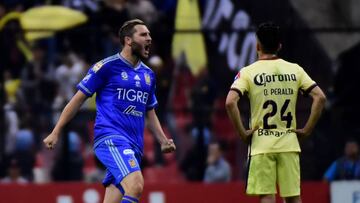 El francés Gignac celebra un gol con el Tigres.