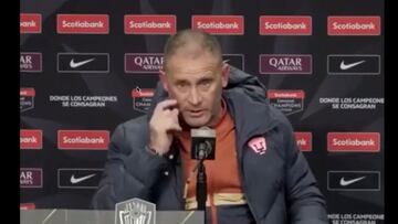 Andrés Lillini durante la conferencia de prensa de los Pumas