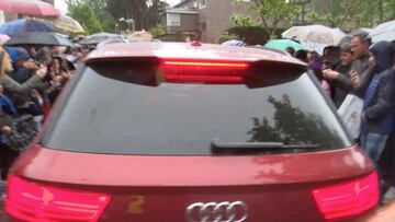 Avalancha por Carvajal: casi no puede salir del Bernabéu