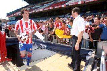 El 12 de agosto de 2010 Diego Godí­n es presentado como nuevo jugador del Atlético de Madrid