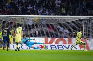 América abre el marcador y por un momento puso contra las cuerdas a los Pumas.
