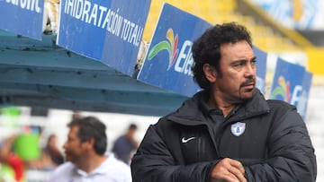 Hugo Sánchez offers to lead Cruz Azul