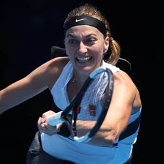 Kvitova arrasa, Barty remonta, Collins elimina a Kerber y Pavlyuchenkova, a Stephens