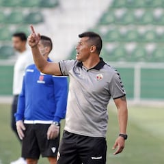 El Elche deja hueco libre en el equipo para reforzarse en enero