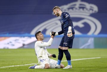 Carlos Casemiro y Jasper Cillessen.