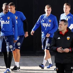 Marcelino prepara el duelo ante el Madrid sin Rodrigo ni Gameiro