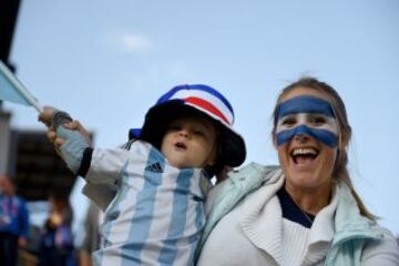 La belleza y los colores tiñeron las gradas en la primera fase de la Copa América Chile 2015. 