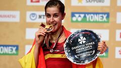 Medallistas olímpicos enseñan a los niños a hacer deporte