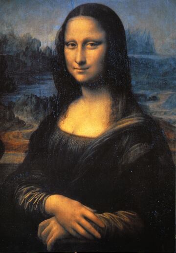 La Gioconda, también conocida como la Monna Lisa, es una obra pictórica realizada por el erudito nacido en Anchiano, Leonardo da Vinci. Fue creada entre 1503 y 1519 y pertenece a la técnica del renacimiento italiano. Se dice que la protagonista de la pintura es Lisa Gherardini, una noble florentina perteneciente a la familia Gherardini. Actualmente se puede visitar en el Louvre de París. Alrededor de este cuadro siempre ha habido mucho misterio: ¿Quién es el sujeto y por qué está sonriendo? Otro dato interesante es que sufrió un robo en 1911.