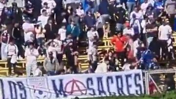 Una nueva vergüenza remece al fútbol chileno: un pasapelotas fue sacado en ambulancia por esto