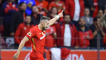 Hector Herrera celebrates his goal 1-0 of Toluca during the 11th round match between Toluca and Mazatlan FC as part of the Liga BBVA MX, Torneo Apertura 2025 at Nemesio Diez Stadium, on September 27, 2025 in Toluca, Estado de Mexico, Mexico.