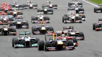 <b>COLISIÓN. </b>Senna entra colado, golpea a Alguersuari y éste a Alonso.