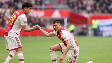 Jorge Sánchez y Steven Berghuis en el partido contra el Fortuna Sittard.