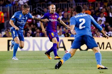 Andrés Iniesta out of Barcelona team for Real Madrid return