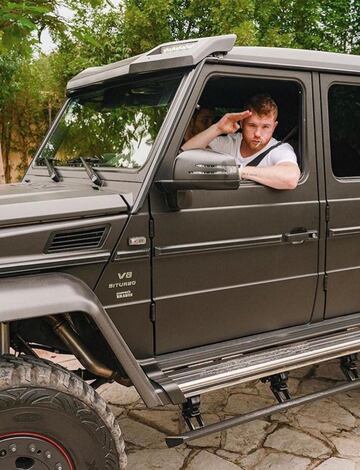 El peleador goza de madurez y estabilidad a sus 28 años de edad. Los autos son una de sus grandes pasiones además del box