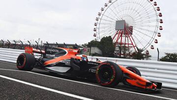 SUZUKA, JAPAN - OCTOBER 06: Fernando Alonso of Spain driving the (14) McLaren Honda Formula 1 Team McLaren MCL32 on track during practice for the Formula One Grand Prix of Japan at Suzuka Circuit on October 6, 2017 in Suzuka. (Photo by Lars Baron/Getty Images)