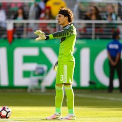 Ochoa iniciará como titular con el Granada en La Liga