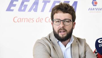 V¨ªctor: "Hay m¨¢s respaldo al m¨ªster que el primer d¨ªa"