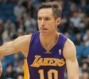 Steve Nash lució sus galones y dirigió el triunfo de los Lakers