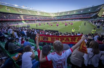 España se entrenó en el estadio Benito Villamarín