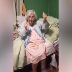 La hincha de 96 años que emociona a la UC: así vivió el tricampeonato
