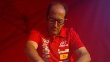 <b>EN BUENAS MANOS. </b>Miguel Ángel Domínguez cuida de Laia.