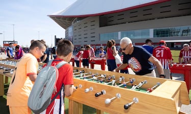 El D¨ªa de las Pe?as se cerr¨® con fiesta y alegr¨ªa rojiblanca