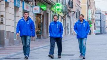 El frío pilló de improviso a los tres brasileños del Guadalajara, Pozzer, Chiuffa y ‘Bombom’ Almeida, en la Calle Mayor.