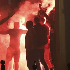 La Policía detiene a 36 hinchas en Lille; otros 16 hospitalizados