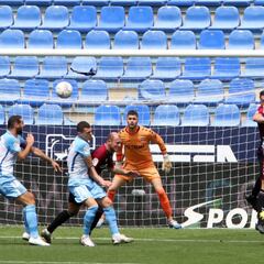 El Málaga sueña con el playoff y deja en la UVI al Albacete