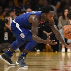Beverley alecciona a Lonzo Ball y su padre LaVar no se calla