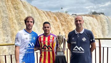 Barr¨®n, Cl¨¦ber y Antonio Vadillo, con la Copa Intercontinental.