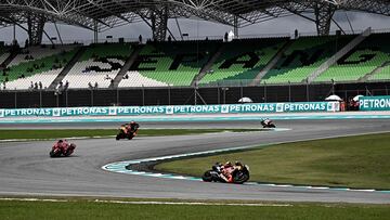 Pedro Acosta con la KTM en Sepang.