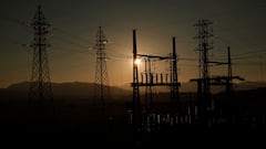 FILE PHOTO: Power lines connecting pylons of high-tension electricity are seen at sunset at an electricity substation in the outskirts of Ronda, near Malaga, Spain January 24, 2017. REUTERS/Jon Nazca/File Photo