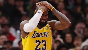 CHICAGO, ILLINOIS - MARCH 27: LeBron James #23 of the Los Angeles Lakers reacts against the Chicago Bulls during the second half at the United Center on March 27, 2025 in Chicago, Illinois. NOTE TO USER: User expressly acknowledges and agrees that, by downloading and or using this photograph, User is consenting to the terms and conditions of the Getty Images License Agreement. Michael Reaves/Getty Images/AFP (Photo by Michael Reaves / GETTY IMAGES NORTH AMERICA / Getty Images via AFP)