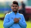 Agüero vuelve a entrenar un mes después de caer lesionado