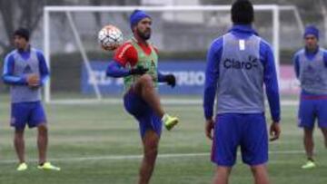 Espinoza en un entrenamiento de la U en el CDA.